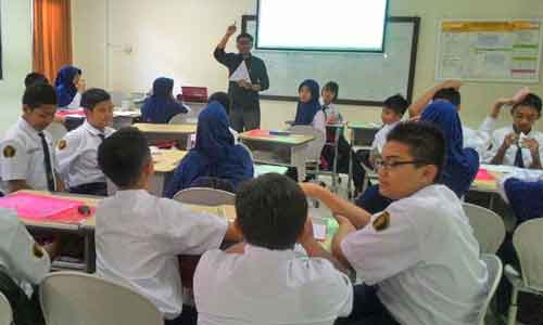 Terinspirasi Game Online, Belajar Sambil Susun Segitiga dan Dengarkan Musik