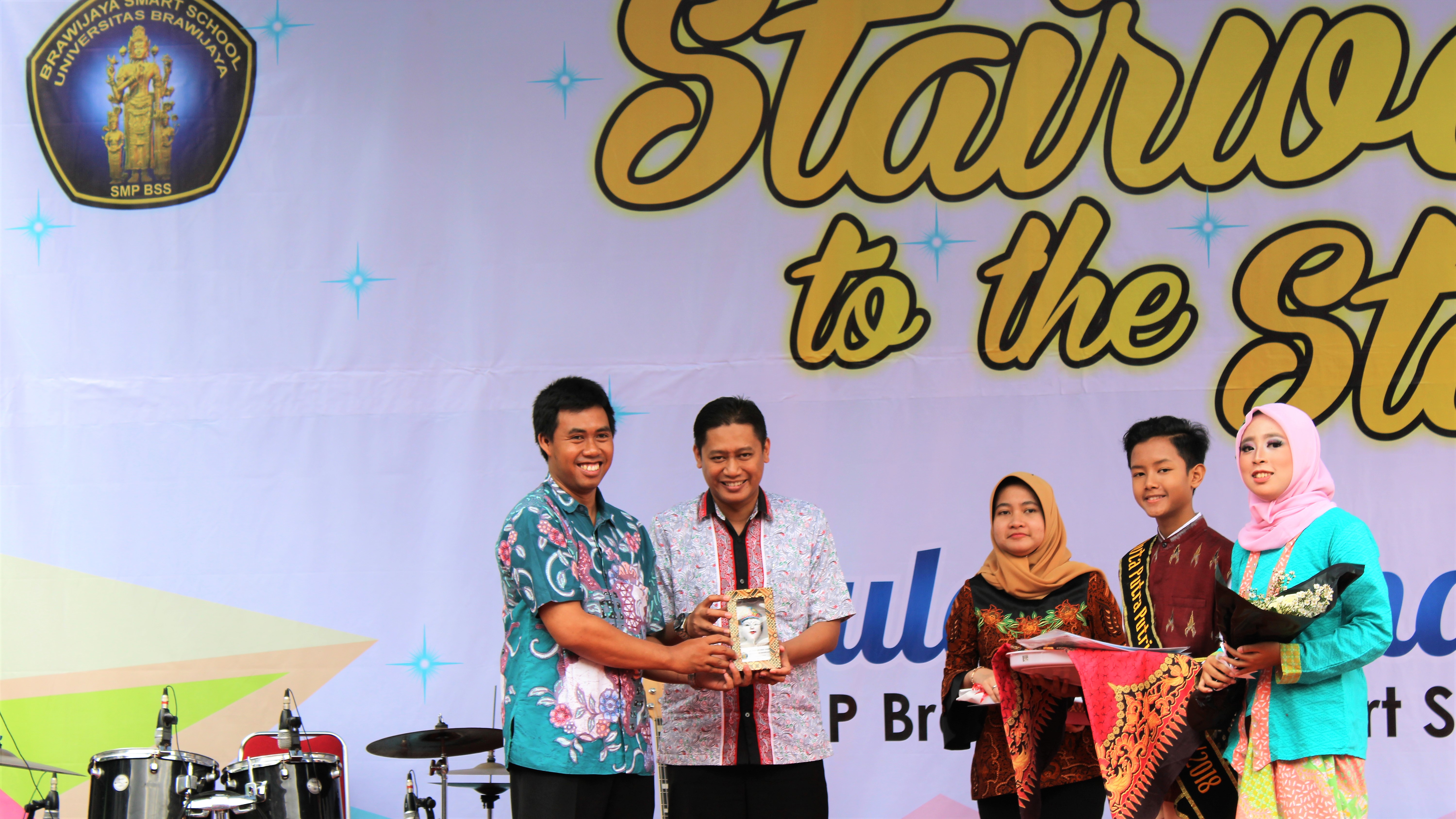 Puncak Peringatan Bulan Bahasa SMP BSS