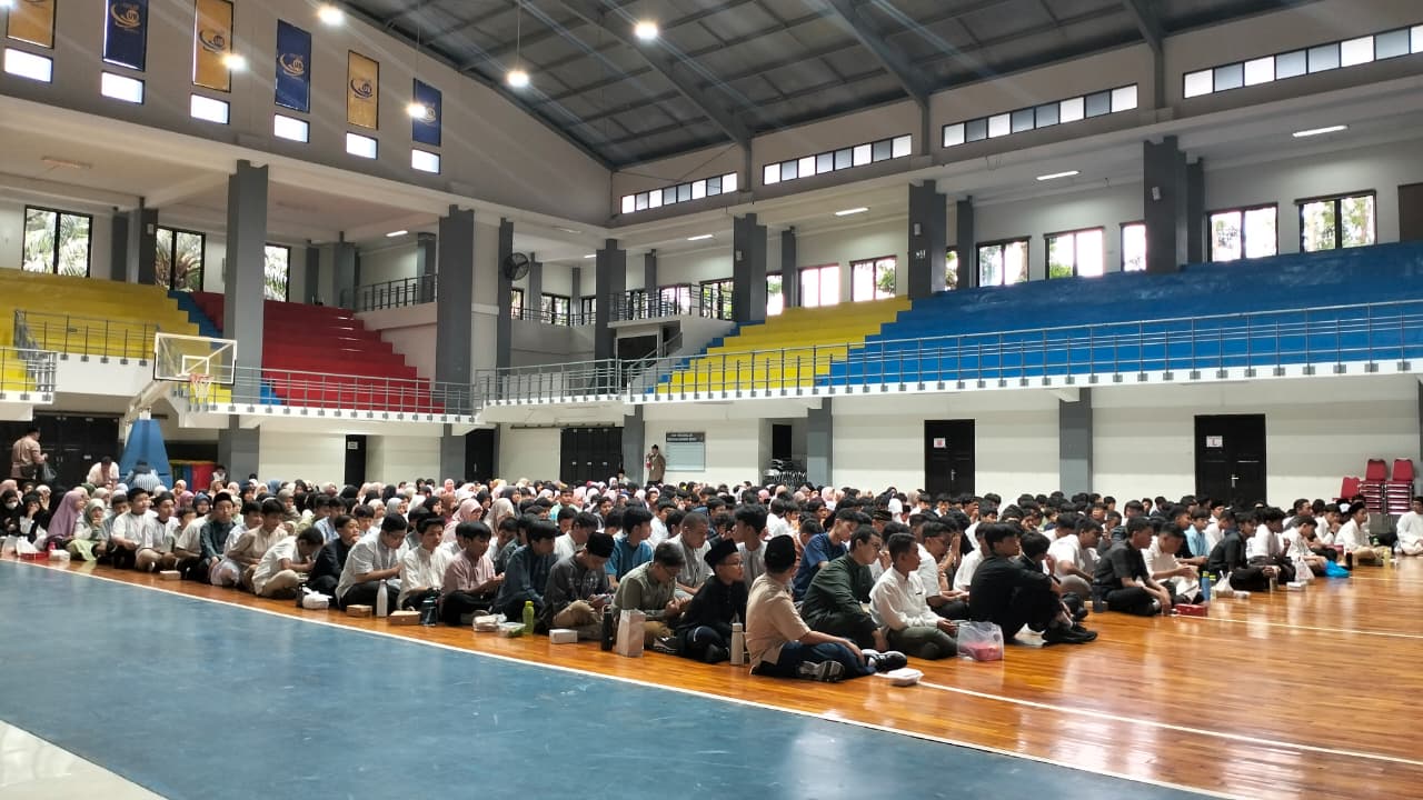 Maulid Nabi 2025: Siswa dan Guru SMP Brawijaya Smart School Malang Tebar Kebersamaan